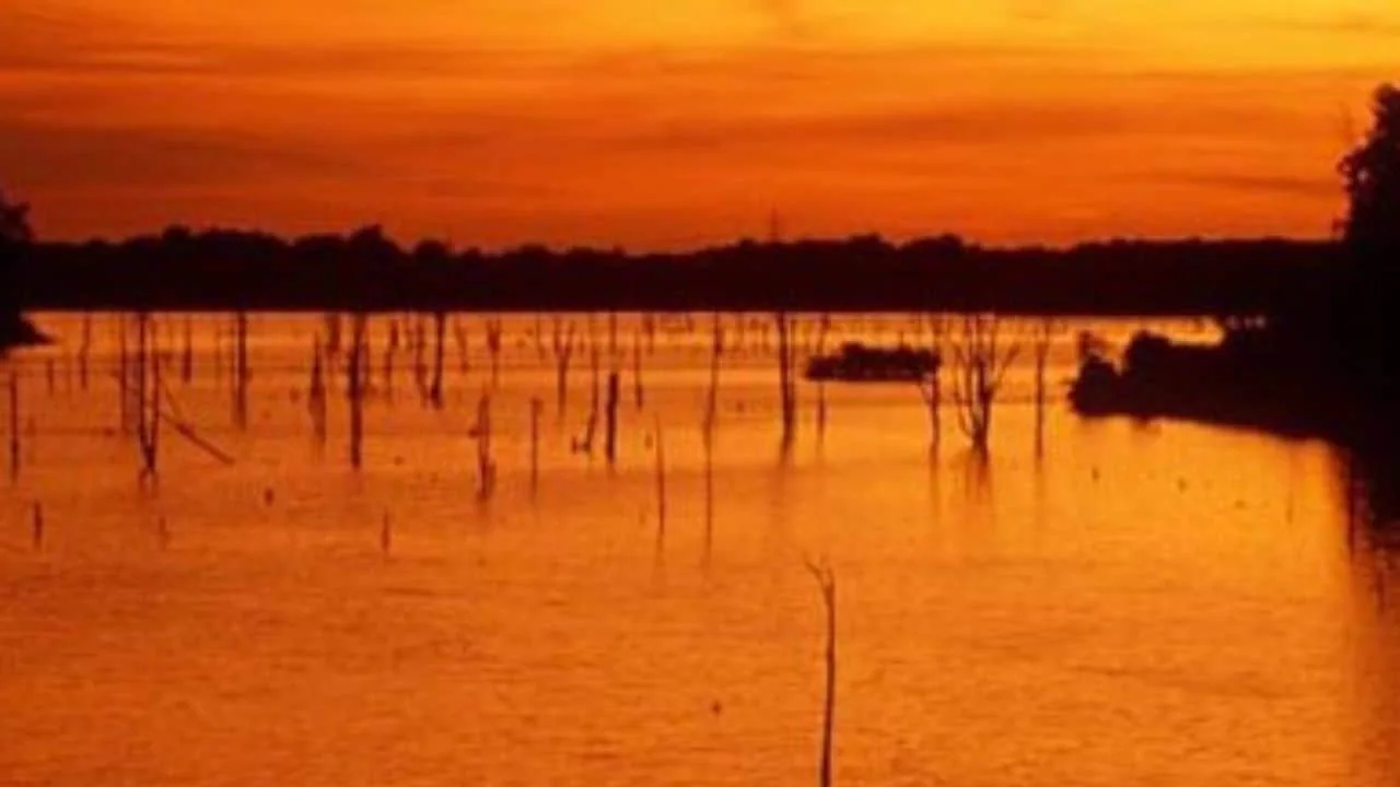 Lake Salamonie in Indiana at sundown