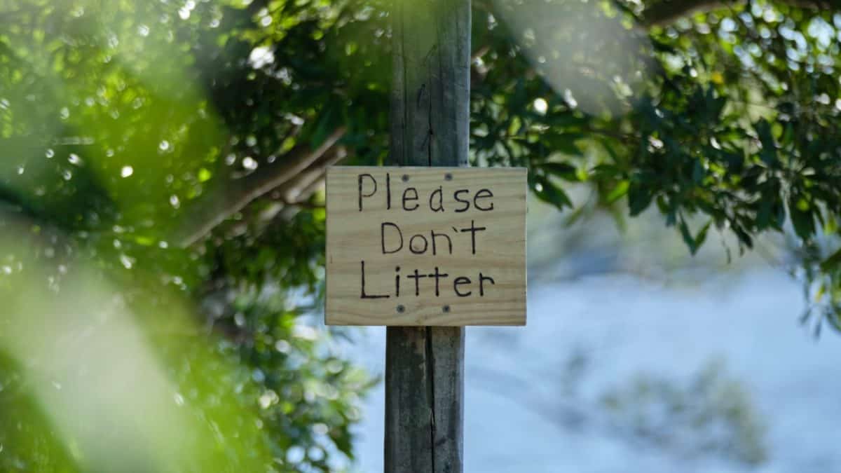 Don't litter sign
