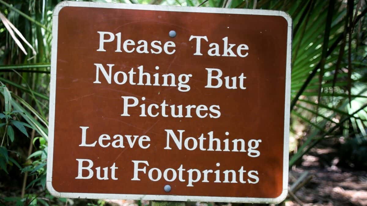 Leave no trace camping sign